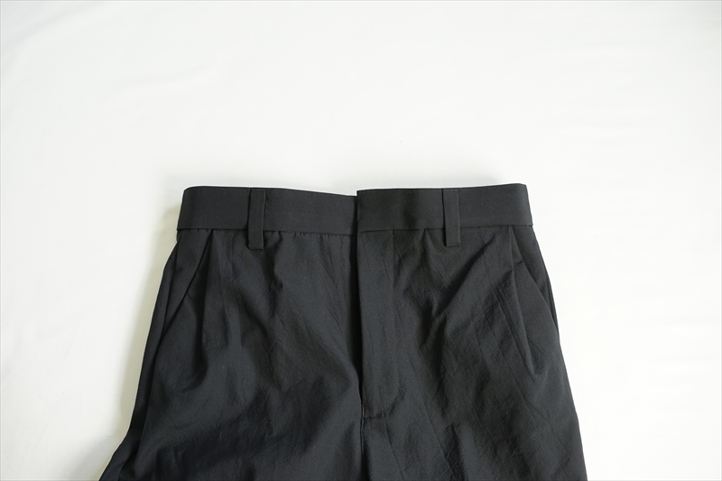 UNUSED アンユーズド ウールシルクスラックス 黒 2 UNUSED(アンユーズド)の新作、Wool Silk Slacksのご紹介です