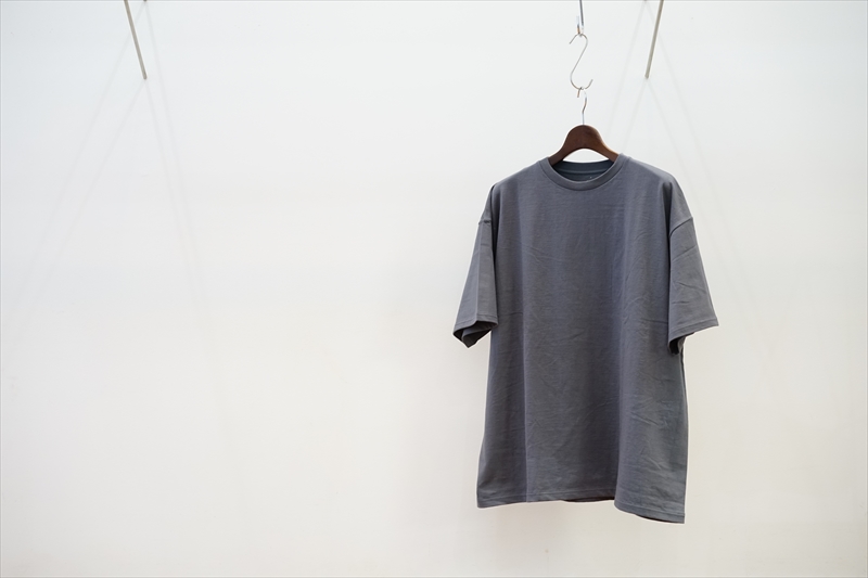 りょうかページ Graphpaper(グラフペーパー)の新作、SS Oversized Tee/Grayのご紹介