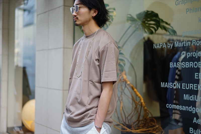 AURALEE(オーラリー)の新作、LUSTER PLAITING TEEのご紹介です