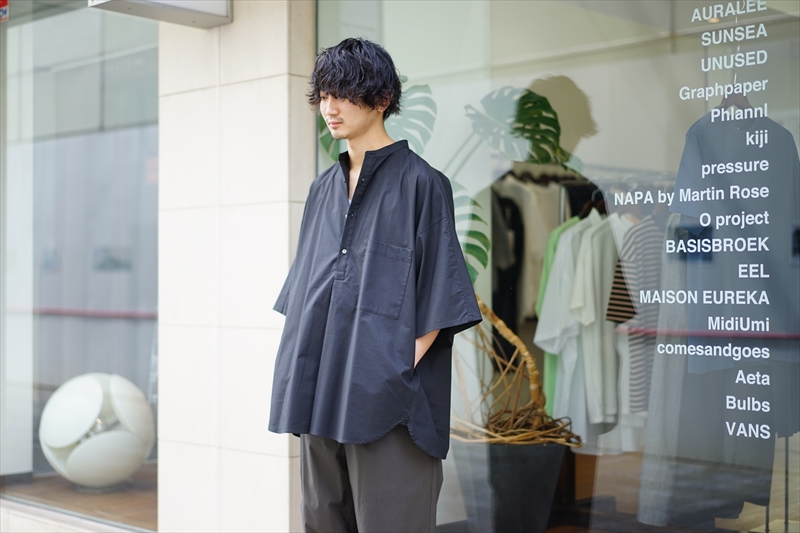 Graphpaper(グラフペーパー)の新作、Stretch Typewriter S/S Yoke 
