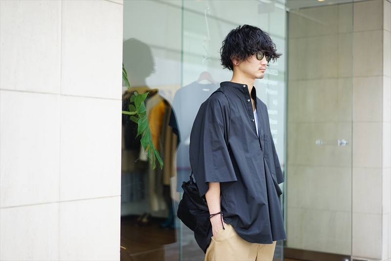 Graphpaper(グラフペーパー)の新作、Stretch Typewriter S/S Yoke 