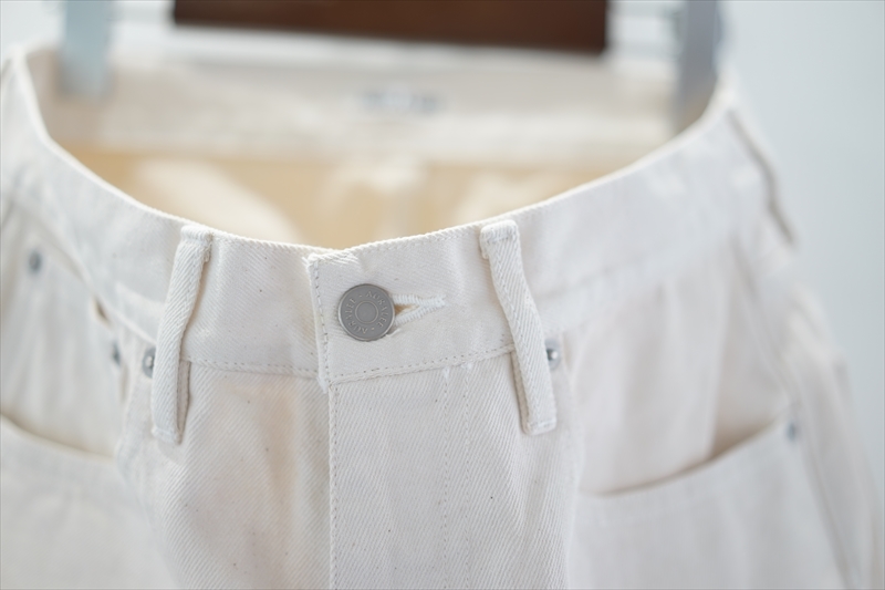 AURALEE(オーラリー)HARD TWIST DENIM 5P PANTS/White×Ivoryを使った
