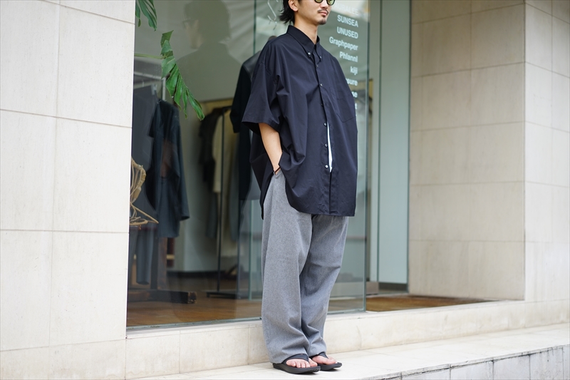 関連ワードCOLORFAST DENIM TWO TUCK PANTS GRAY