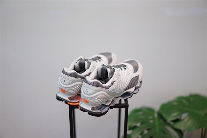 Graphpaper(グラフペーパー)20AW Collectionの新作、MIZUNO WAVE ...