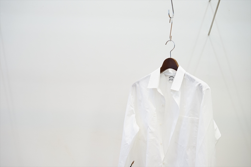 コグマSUNSEA(サンシー)M.D SHIRT/White SUNSEA(サンシー)20AW Collectionの新作、M.D SHIRT/WHITE/BKのご紹介
