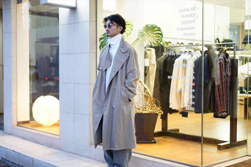 寒い時期から春先まで。リラックスしたシルエットが特徴の
