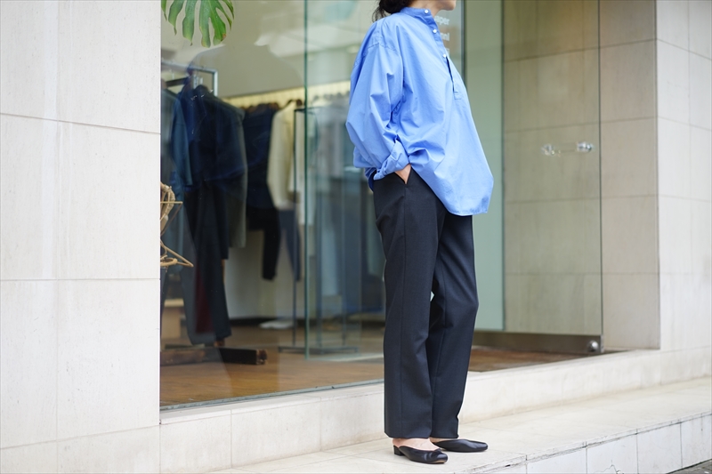 と*と様 AULAREE 21AW BLUEFACED WOOL SLACKS BLUEFACED WOOL TWO-TUCK SLACKS - AURALEE Official Website