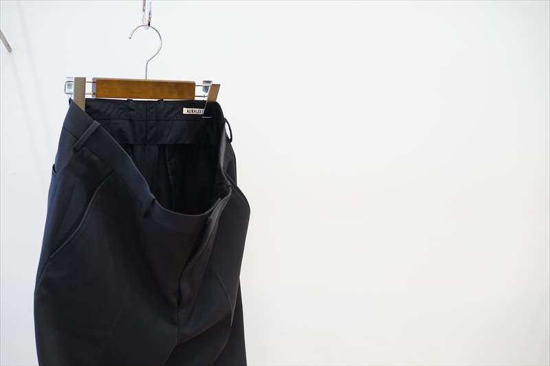 12/14出品終了】 AURALEE 細心 WOOLGABARDINESLACKS