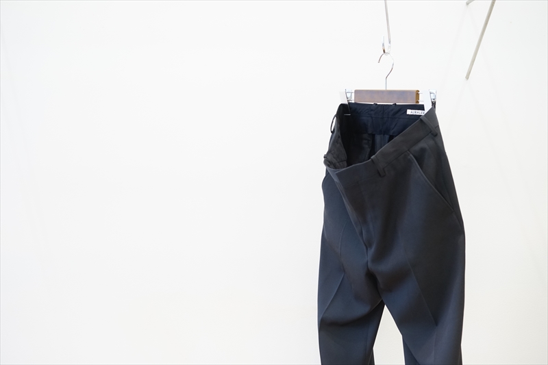 AURALEE(オーラリー)21AW Collectionの新作、LIGHT WOOL MAX GABARDINE
