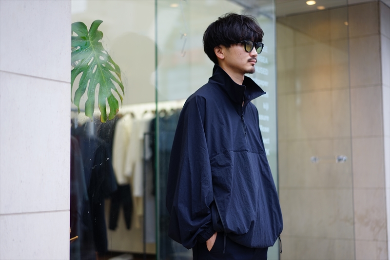 I(アイ)21AW Collectionの新作、Pullover Wind Shirtのご紹介です 