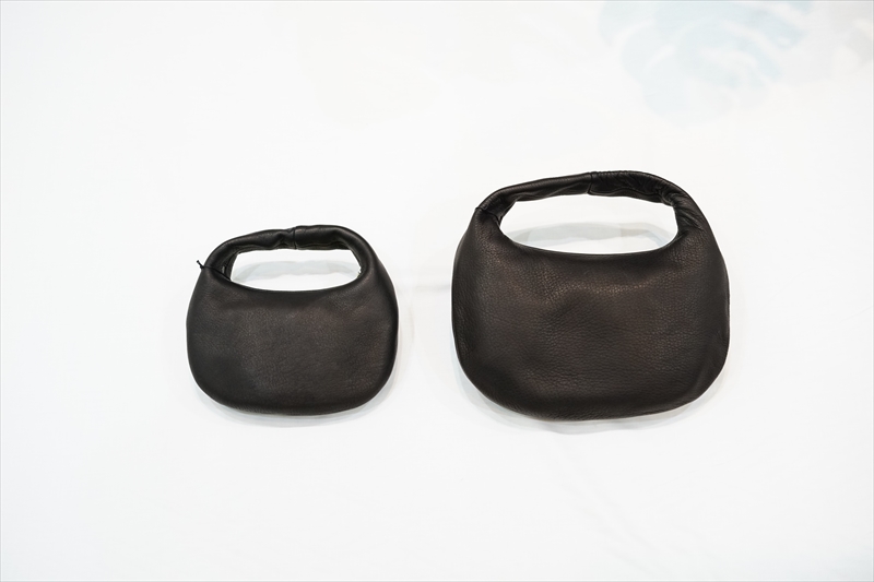 Aeta(アエタ)21AW Collectionの新作、DEER ONE SHOULDER M(DA59