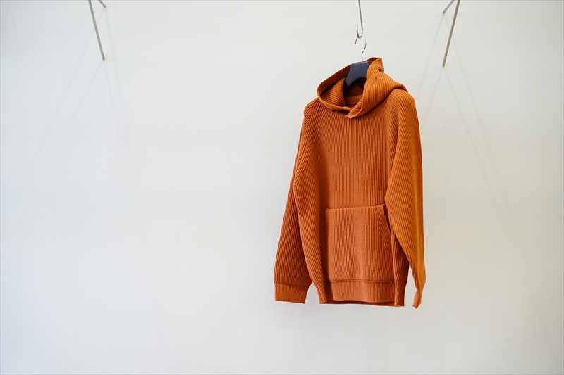 AURALEE(オーラリー)SUPER FINE WOOL RIB KNIT BIG P/O PARKA/Orangeを