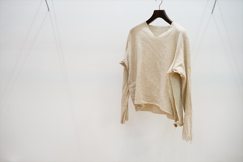 SUNSEA(サンシー)の新作、Shrinkage V-Neck/Naturalを使ったスタイル