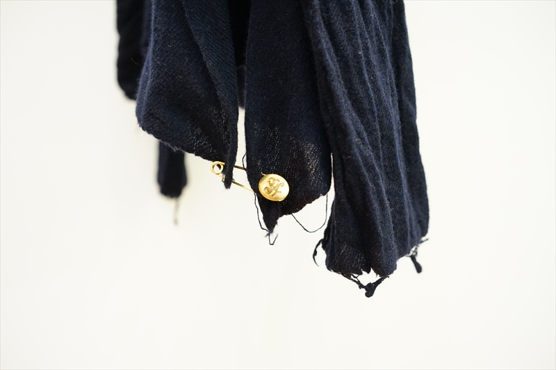 SUNSEA(サンシー)の新作、Shrinkage V-Neck/Naturalを使ったスタイル