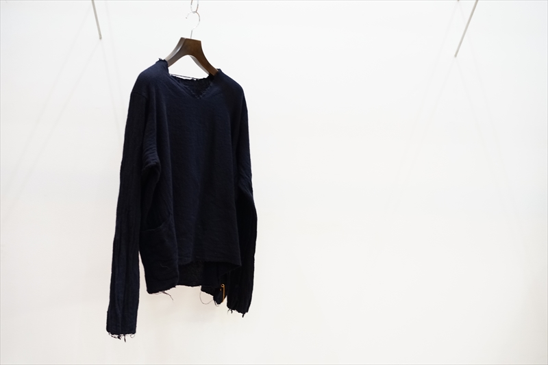 SUNSEA(サンシー)の新作、Shrinkage V-Neck/Naturalを使ったスタイル