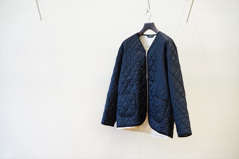 汎用性が高くデイリーユースにお楽しみ頂けるCAMIEL FORTGENS(カミエルフォートヘンス) CF.12.09.10 QUILTED  LINING JACKET WOVEN DOWN VISCOSE/Navyのご紹介です。 | BALUCA JOURNAL