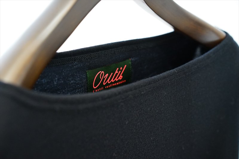 今までのバスクシャツの概念を壊してくれる、ニューベーシック。outil