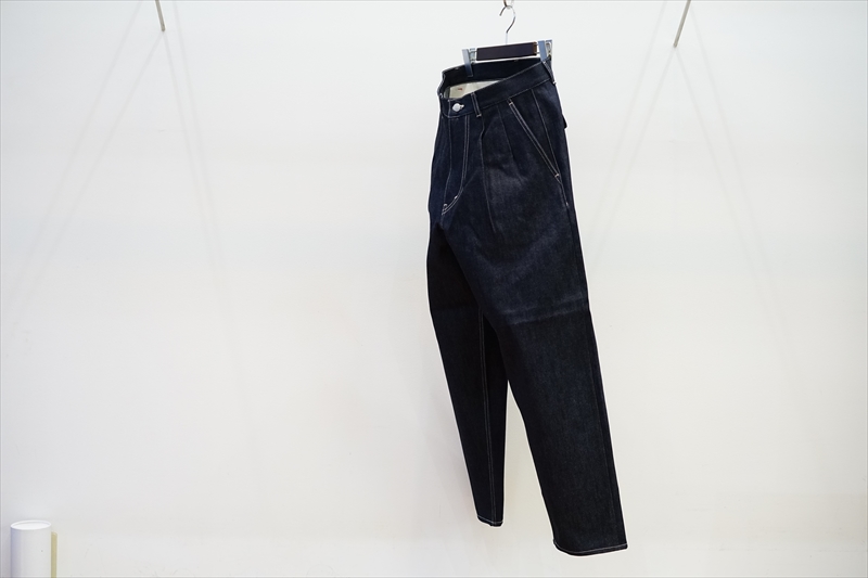 Graphpaper(グラフペーパー)の新作、Selvage Denim Two Tuck Tapered 