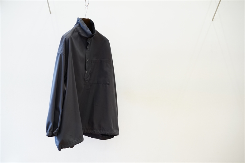 Graphpaper(グラフペーパー)22SS Collectionの新作、Dulpoplin Anorak(GM221-30073)のご紹介です。  | BALUCA JOURNAL