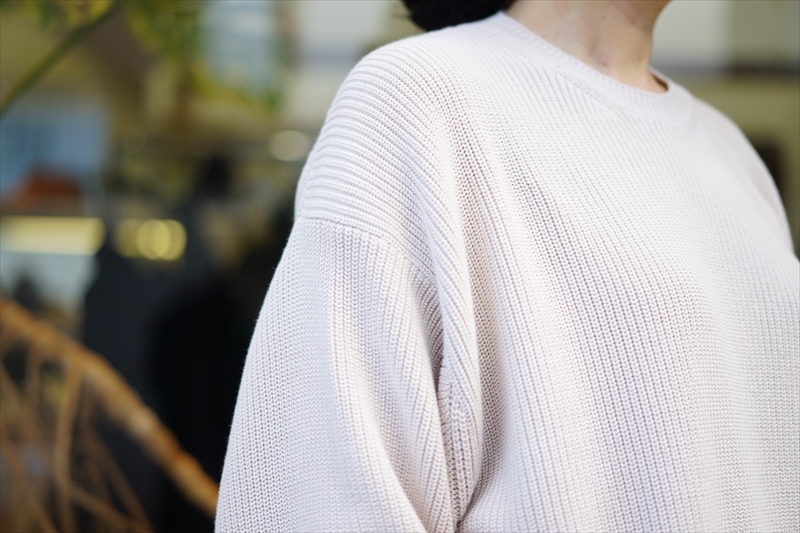 Graphpaper(グラフペーパー)の新作、Suvin Loose Rib Crew Neck Knit