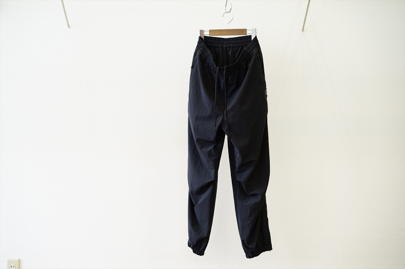 ユニバーサルプロダクツ　NYLON SHELL TRACK PANTS 3