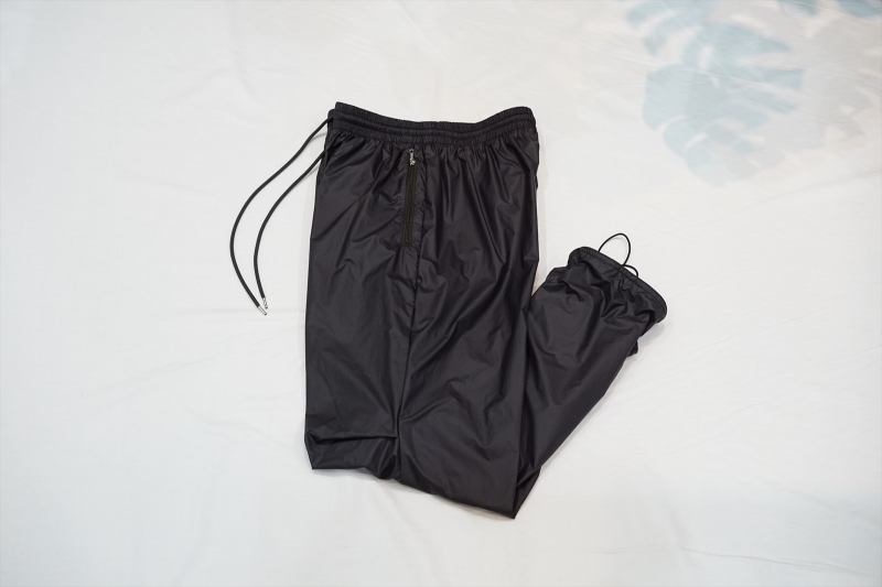 UNUSED(アンユーズド)22SS Collectionの新作、Tuck Nylon Pants