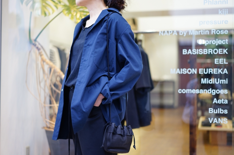 camiel fortgens(カミエルフォートヘンス)の新作、PYJAMA SHIRT(GP