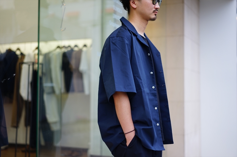 これからの時期にお薦めなオープンカラーシャツ。camiel fortgens(カミ