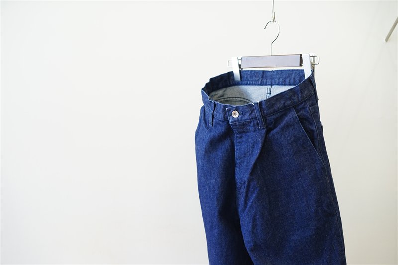 パンツ UNIVERSALPRODUCTS COTTON 1TUCK TROUSERS UNIVERSAL PRODUCTS(ユニバーサルプロダクツ)1TUCK DENIM PANTS/Indigo