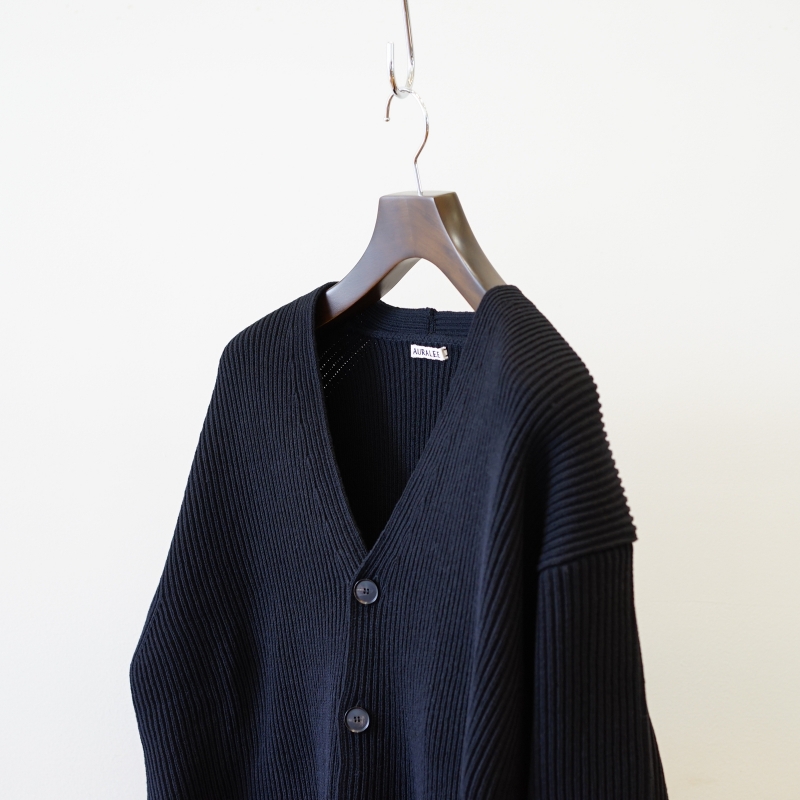 AURALEE(オーラリー)22AW Collectionの新作、Super Fine Wool Rib Knit 