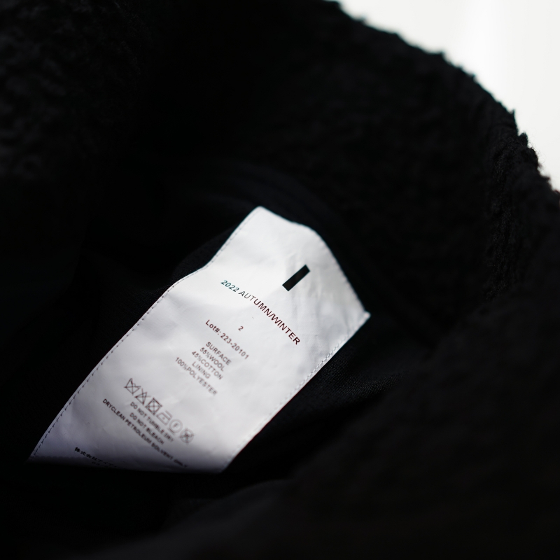 I(アイ)22AW Collectionの新作、Napping Wool Boa Blouson/Black