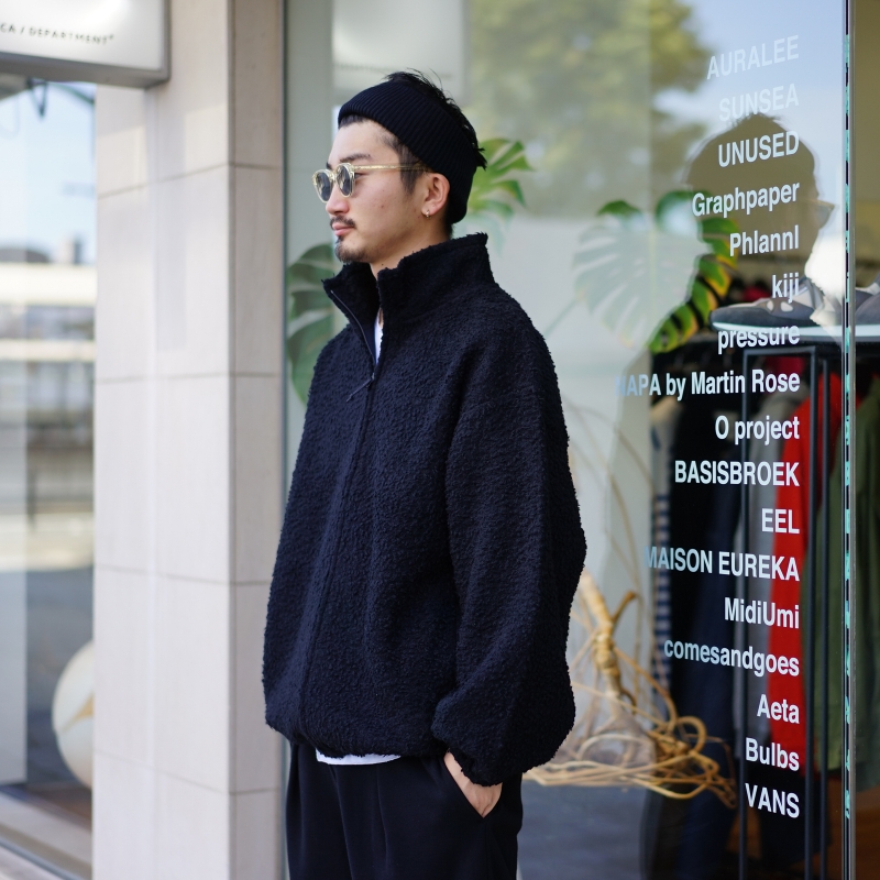 I(アイ)22AW Collectionの新作、Napping Wool Boa Blouson/Black