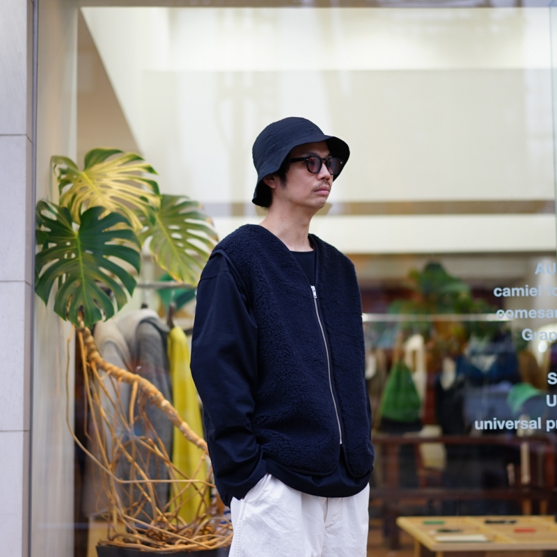 テクニカルなパターンが特徴のミニマルな「ボアベスト」 camiel