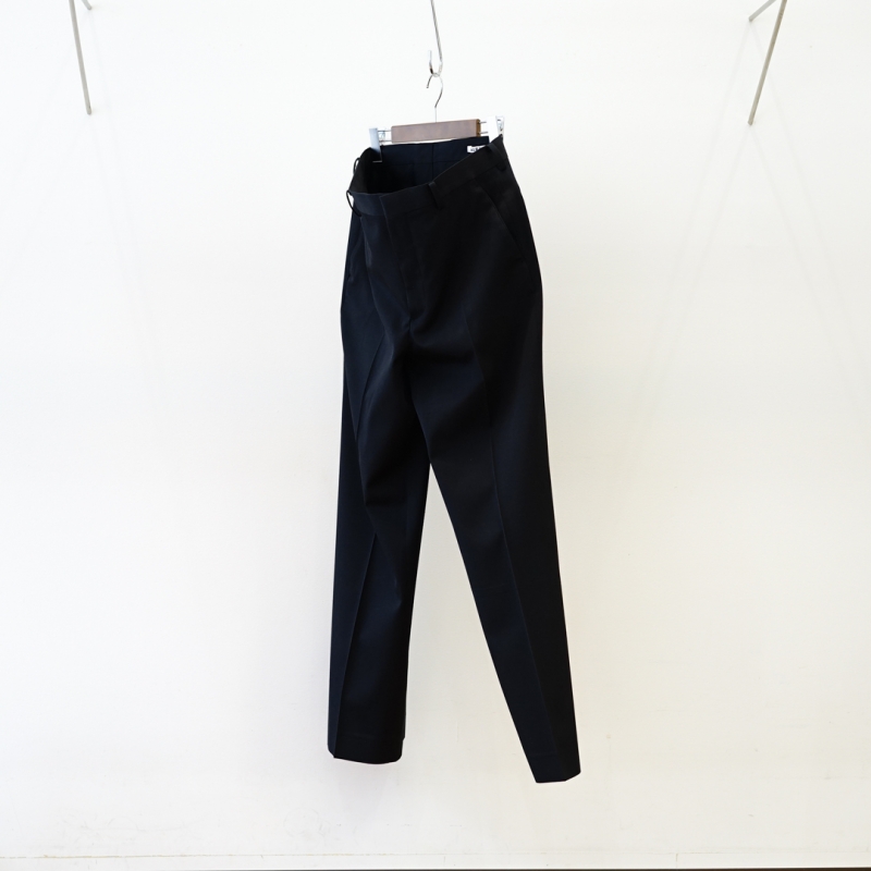 明日発売。AURALEE(オーラリー)Light Wool Max Gabardine Slacks