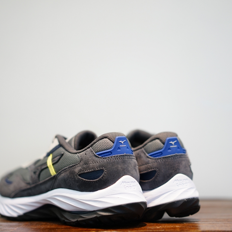 4月8日(土) 全国一斉発売。 Graphpaper(グラフペーパー)MIZUNO
