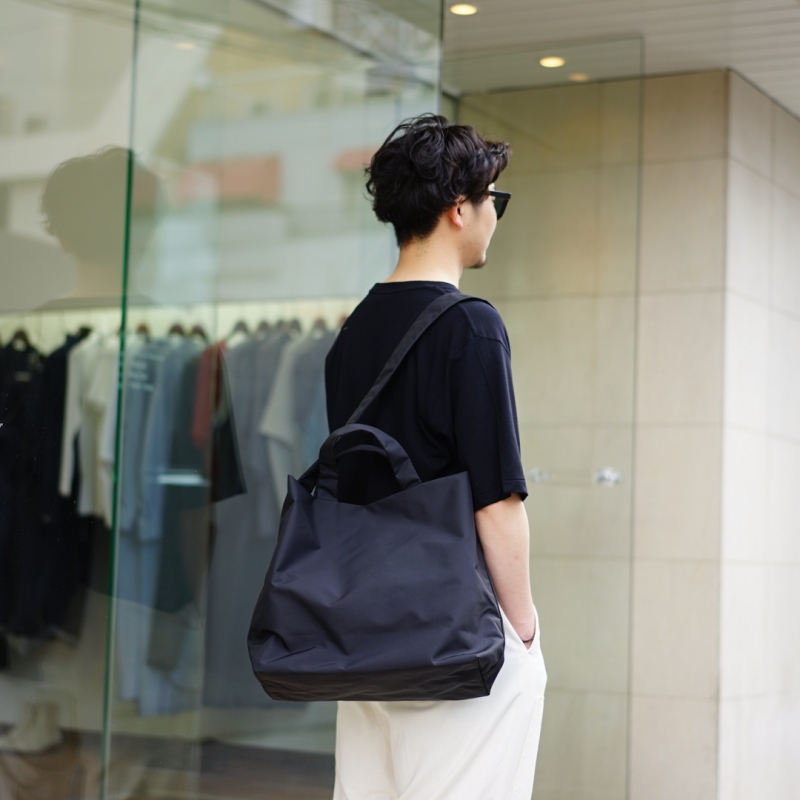 Aeta(アエタ)23SS Collectionの新作、 Shoulder Tote M(NY16)/Blackのご紹介です。 | BALUCA  JOURNAL