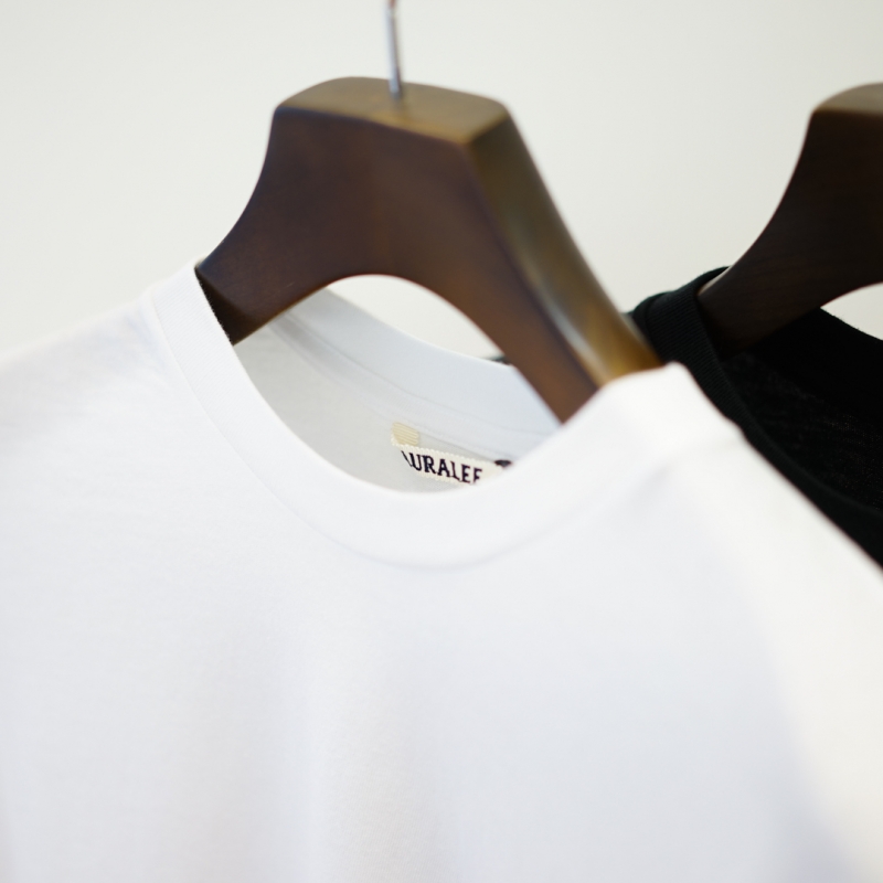 AURALEE(オーラリー)23AW Collectionの新作 Seamless Crew Neck Tee