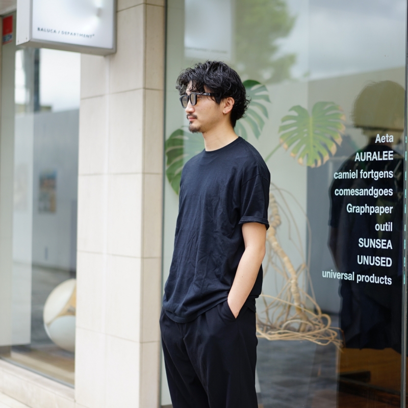 AURALEE(オーラリー)23AW Collectionの新作 Seamless Crew Neck