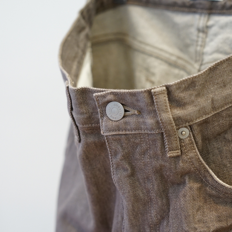 AURALEE(オーラリー)23AW Collectionの新作 Hard Twist Brown Denim 5P