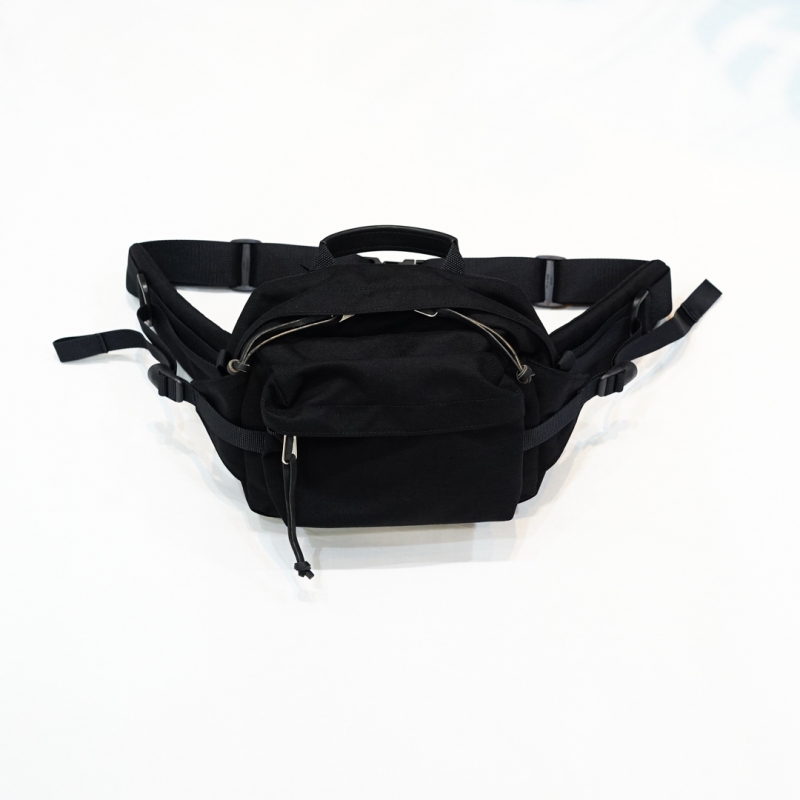 Aeta(アエタ)23AW Collectionの新作、 Waist Bag S(NY11)/Black嬉しい