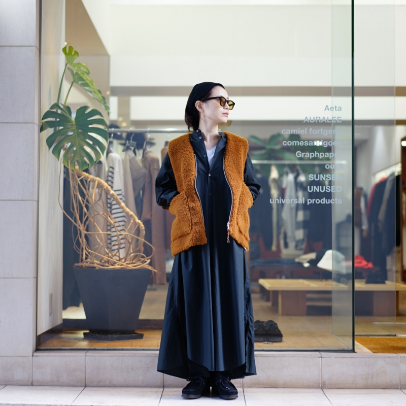 camiel fortgens(カミエルフォートヘンス)の新作、Zip Vest Wool