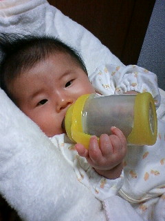 自分で飲めますよぉ