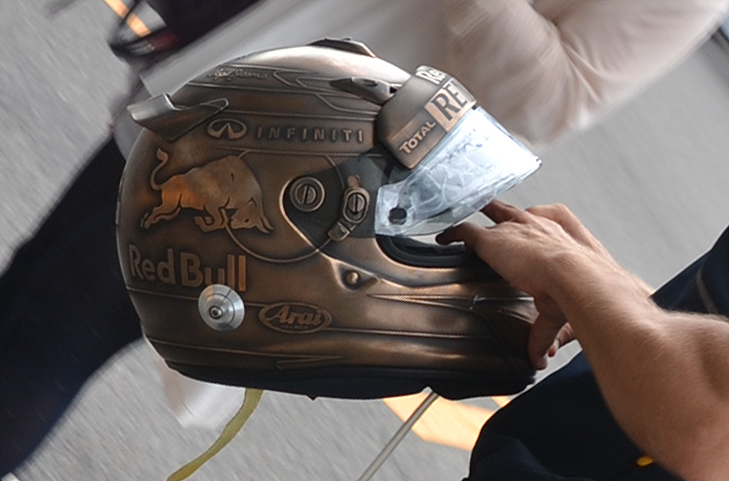 セバスチャン・ベッテル 1/2ヘルメット vettel MINI HELMET