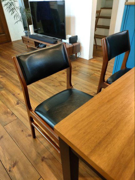 カリモク60 アームレスダイニングチェア スタンダードブラック