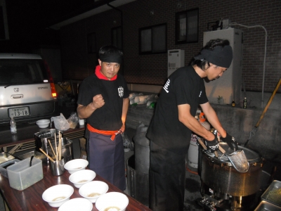 ラーメン炊き出し2