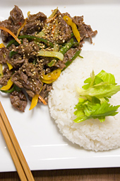 牛肉と野菜の炒め物ご飯
