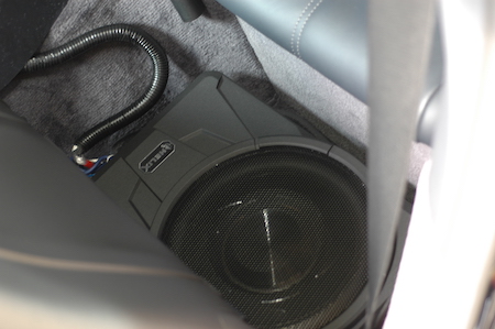 ポルシェに・・・サブウーファー HELIX U-10A パワードサブ