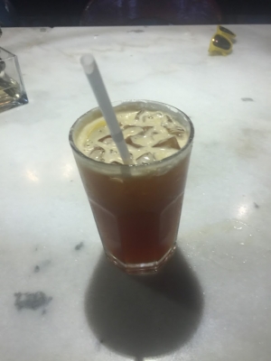 OCT Loftなら、こういう意識高そうなカフェでくつろげるのだな