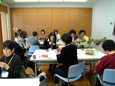 夢中で編みます。