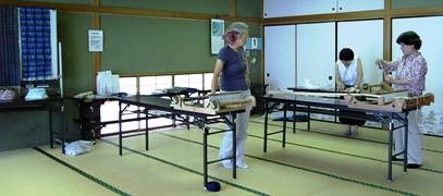 いつものお座敷で経て糸張り